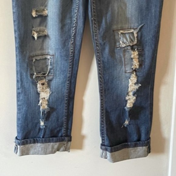 Women's Ripped Jeans - Picture 6 of 6